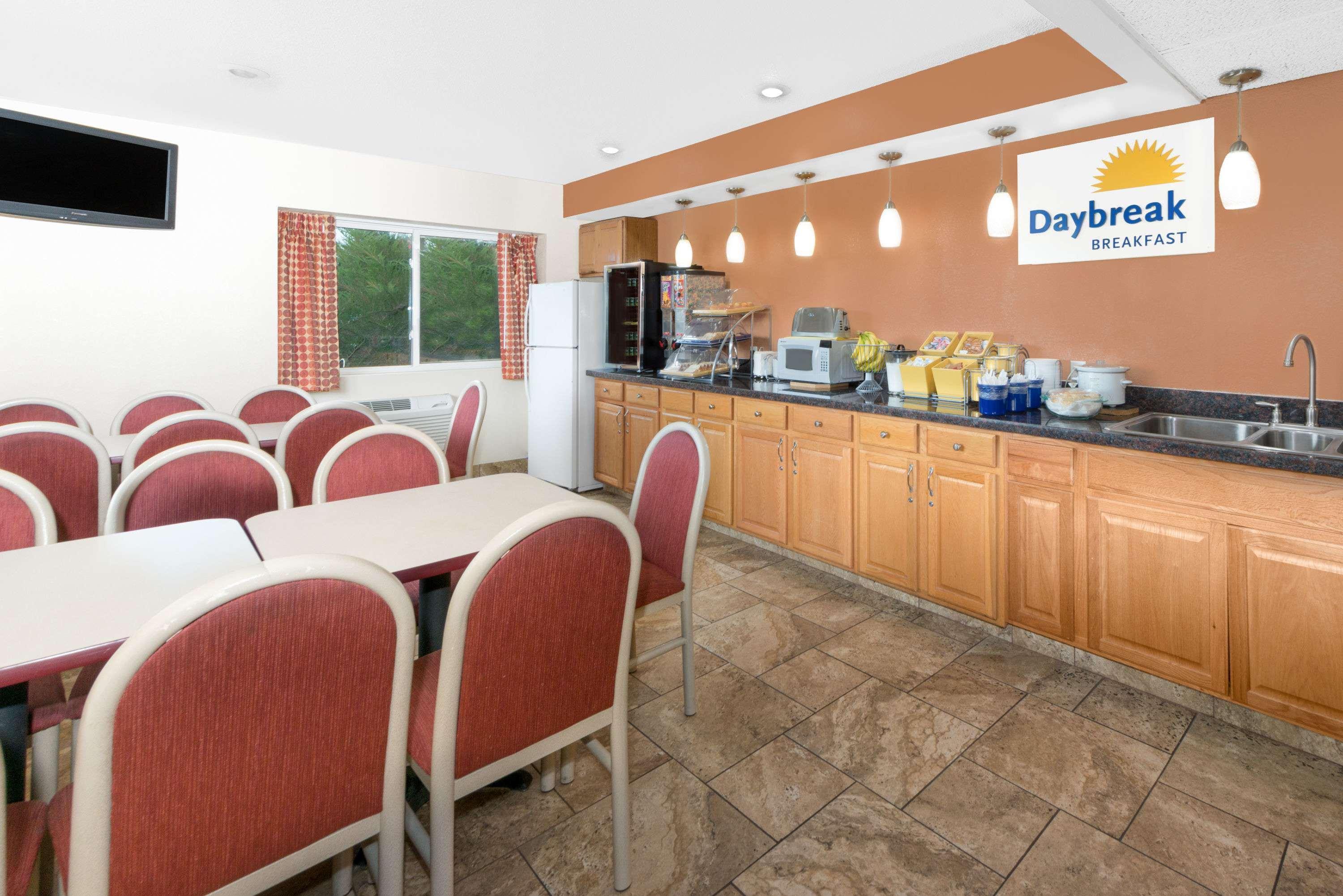 Days Inn By Wyndham Ames Extérieur photo