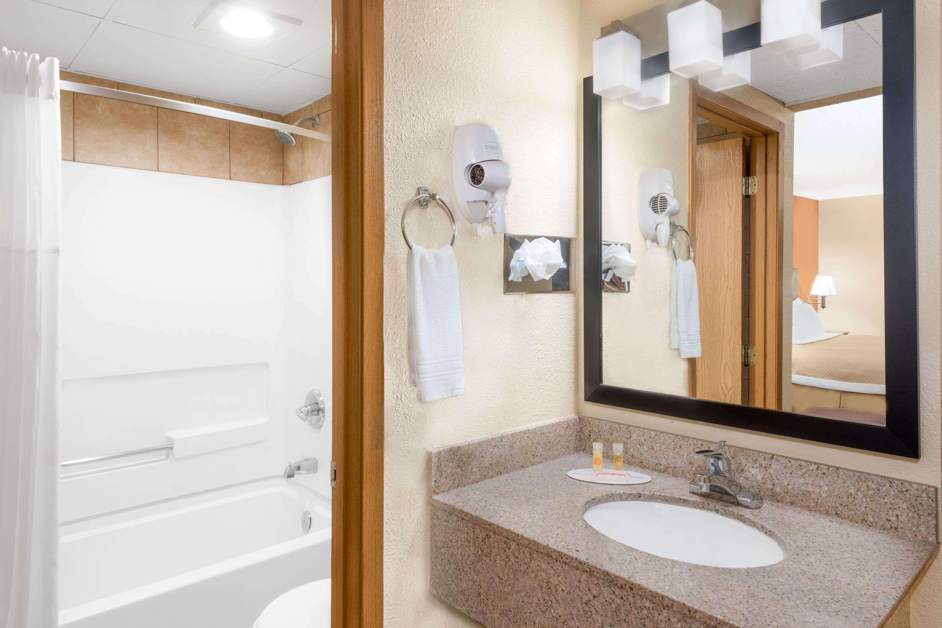 Days Inn By Wyndham Ames Extérieur photo